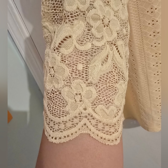 Cream Lace Long Sleeve Top - Picture 3 of 3